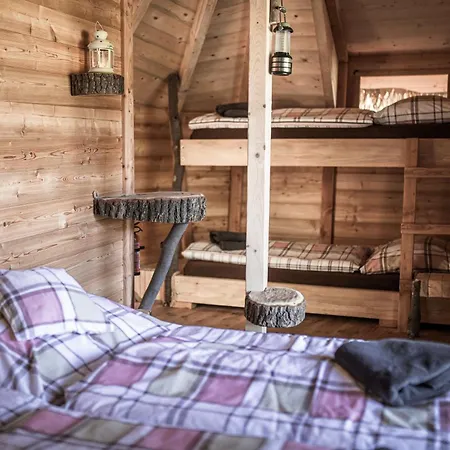 Treehouse Sumava * 프라차티체