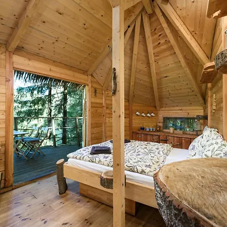 Роскошный шатер Treehouse Sumava *