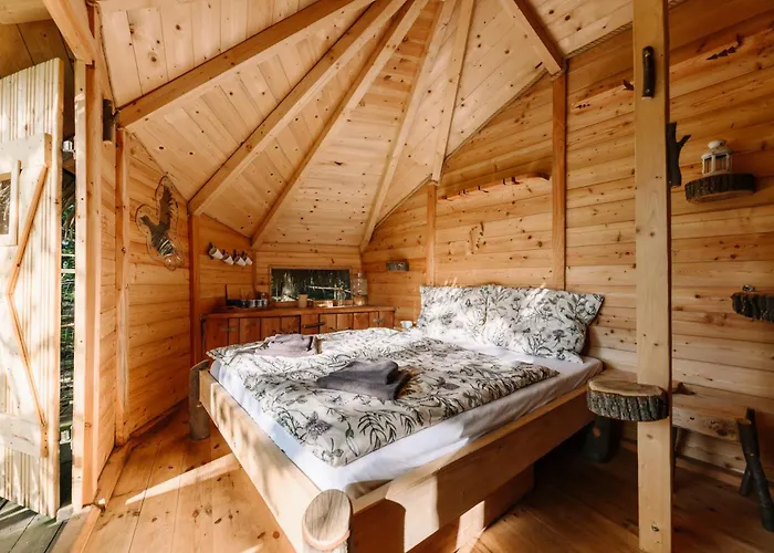 Luxury tent Treehouse Sumava